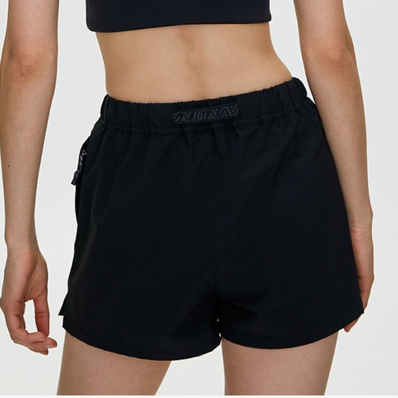 Aritzia tna utility shorts - Picture 3 of 3